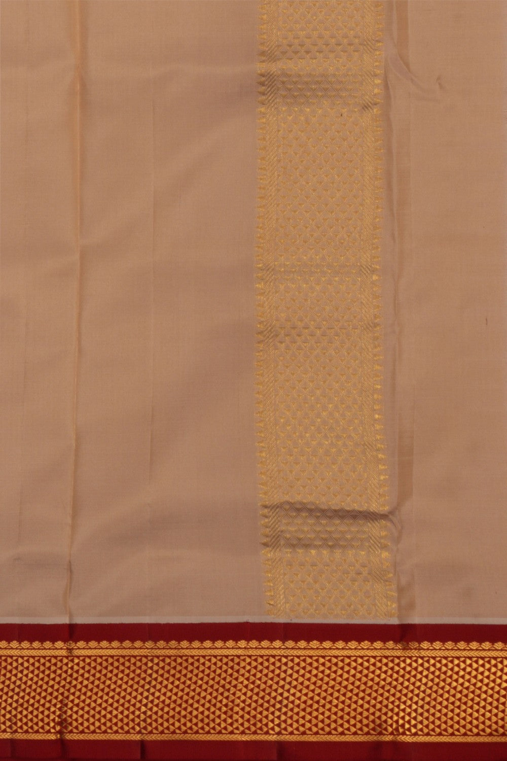 Image of Kanchipuram Silk Off-White Dhoti With Kanduva (8 X 4)